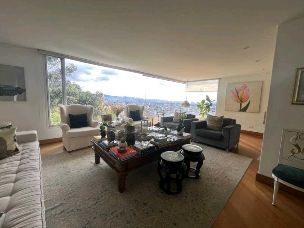 SE VENDE APARTAMENTO EN CHICO ALTO 310m2