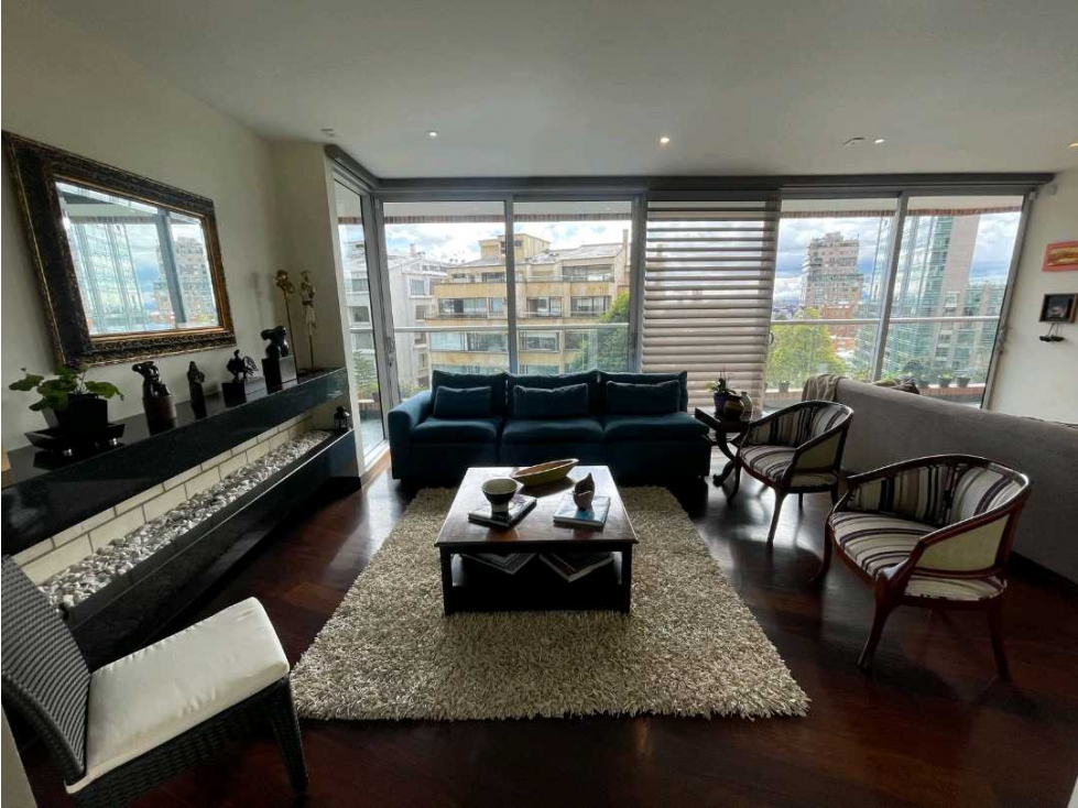 SE VENDE APARTAMENTO EN CHICO ORIENTAL 185m2