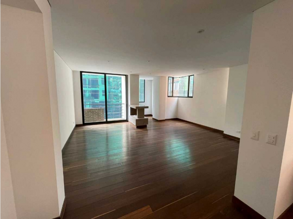 SE VENDE APARTAMENTO EN CHICO 153m2