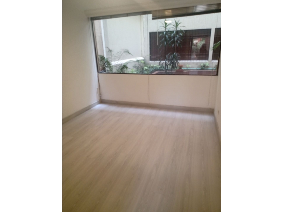 SE VENDE APARTAMENTO EN CHICO NAVARRA. A
