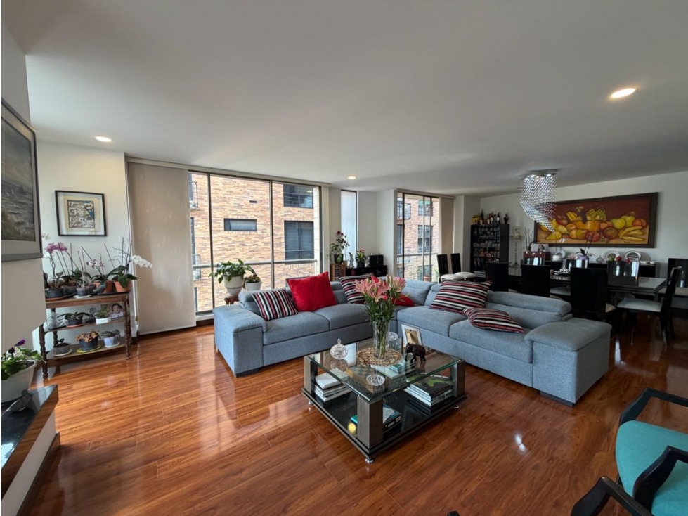 SE VENDE APARTAMENTO EN CHICO NORTE 320M2 BALCONES