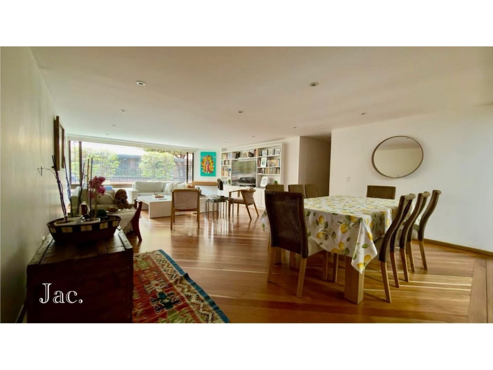 SE VENDE APARTAMENTO EN CHICO NAVARRA ( Remodelado)
190 mts + 45 terra