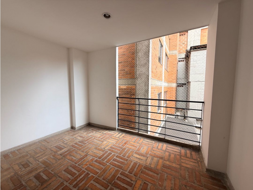 SE VENDE APARTAMENTO EN EDIFICIO EN SABANETA CERCA AL PARQUE — foto 3