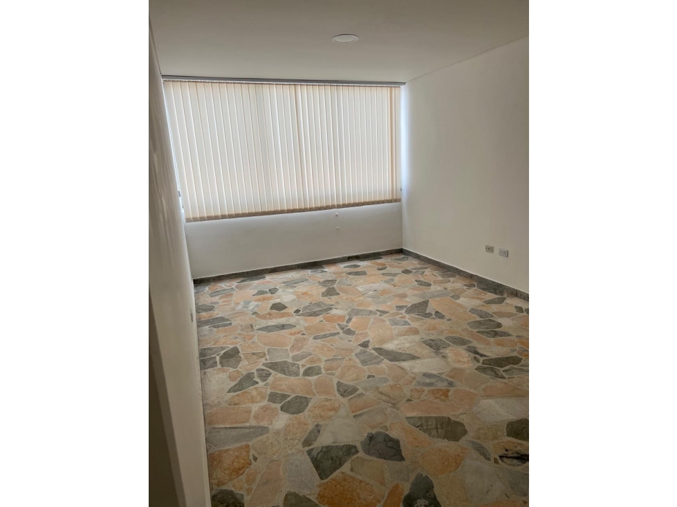 SE VENDE APARTAMENTO EN EL CENTRO DE ARMENIA CON PARQUEADERO DE CARRO — foto 2