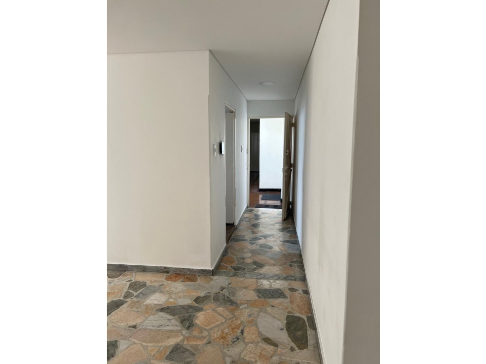 SE VENDE APARTAMENTO EN EL CENTRO DE ARMENIA CON PARQUEADERO DE CARRO — foto 3