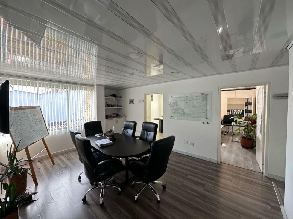 SE VENDE APARTAMENTO EN EL CENTRO DE ARMENIA CON PARQUEADERO DE CARRO