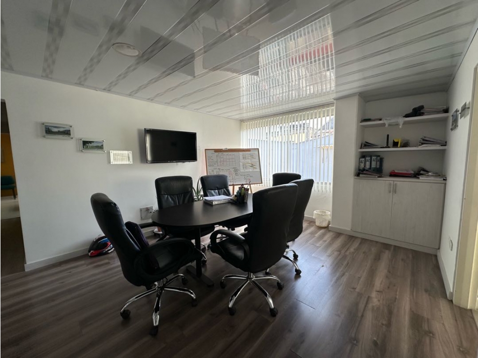 SE VENDE APARTAMENTO EN EL CENTRO DE ARMENIA CON PARQUEADERO DE CARRO — foto 2