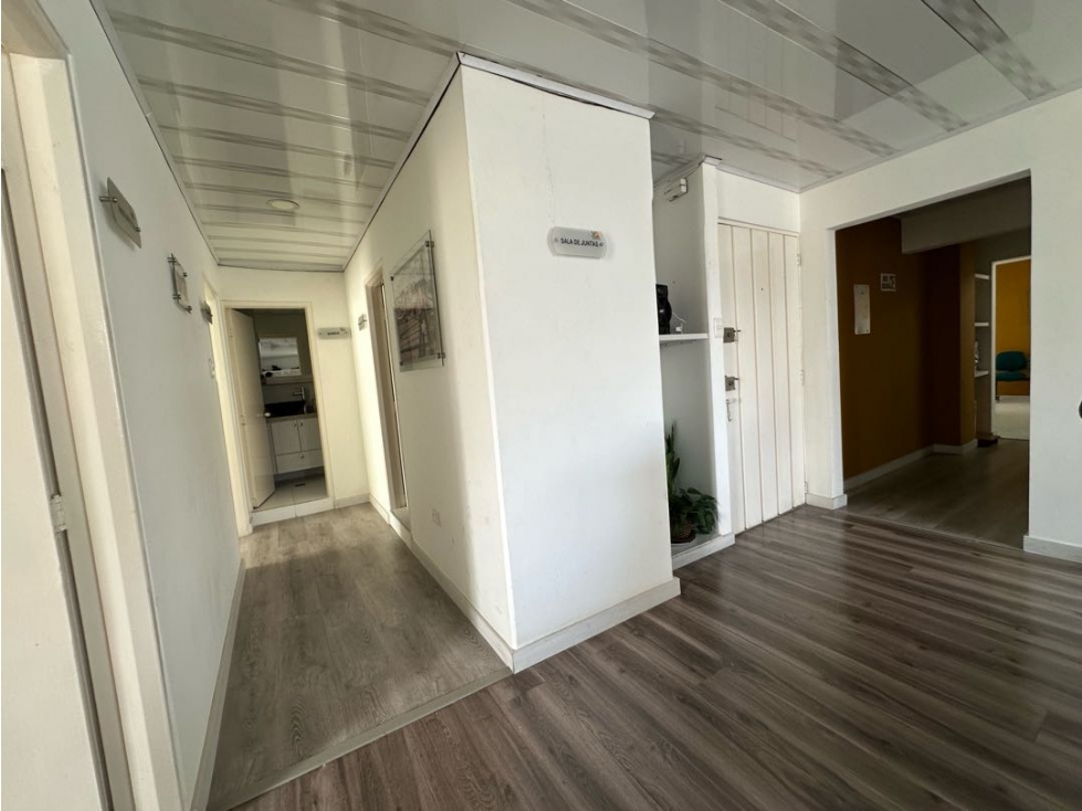 SE VENDE APARTAMENTO EN EL CENTRO DE ARMENIA CON PARQUEADERO DE CARRO — foto 3