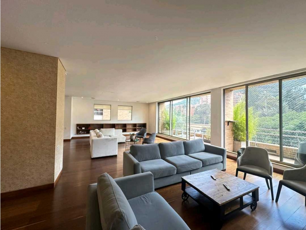 SE VENDE APARTAMENTO EN EL CHICO 345m2