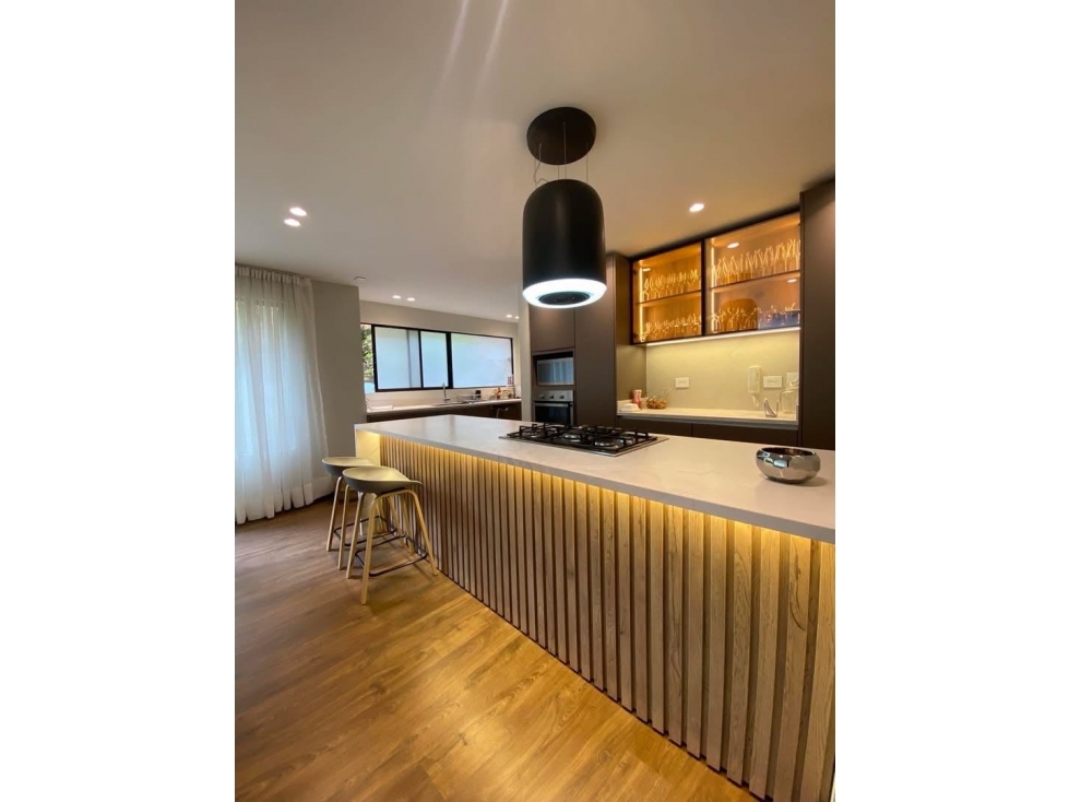 SE VENDE APARTAMENTO EN EL CHICO ( Estrenar Remodelación 93 con 10) — foto 2