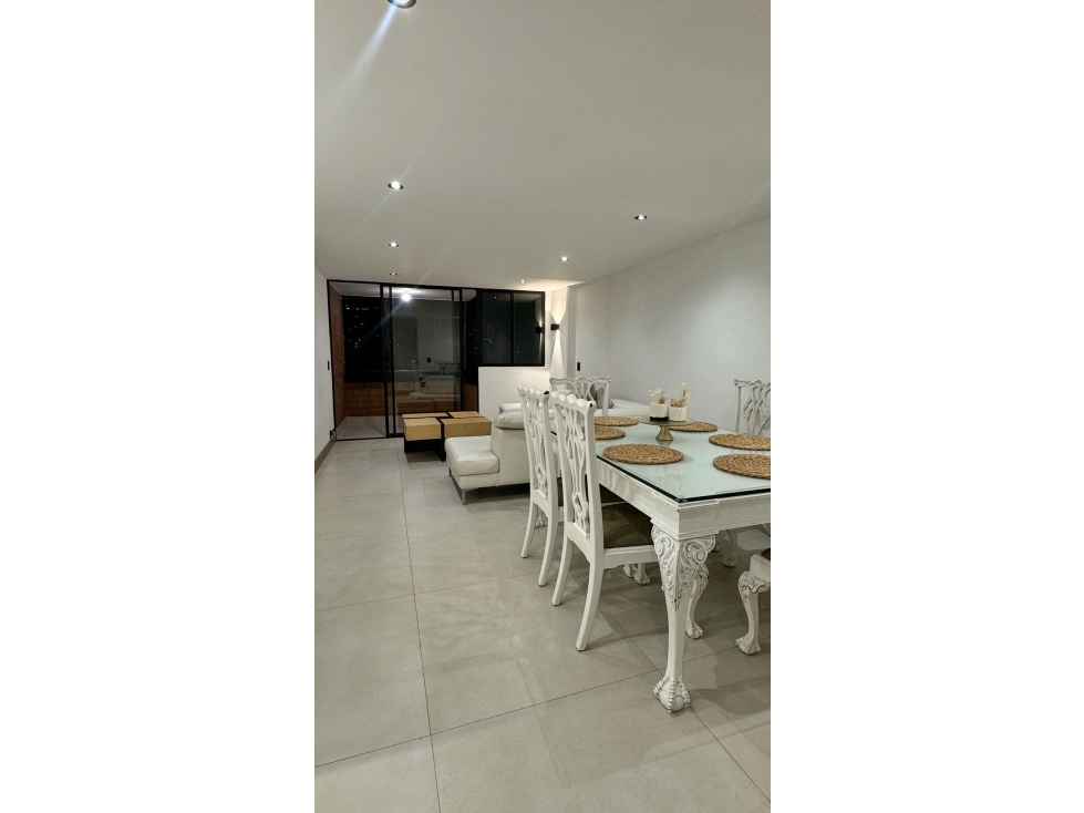 Se vende apartamento en el poblado sector los balsos