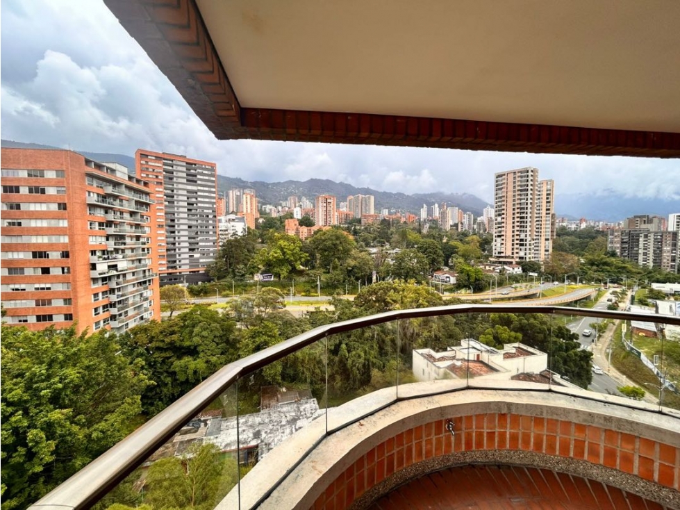 Se vende apartamento en el poblado sector balsos