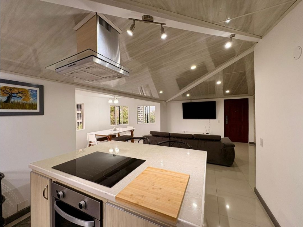 SE VENDE APARTAMENTO EN EL POBLADO SECTOR LAS LOMAS 2
