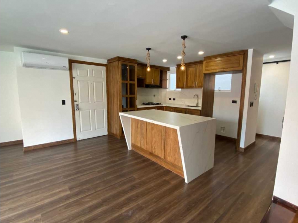 SE VENDE APARTAMENTO EN EL PRIMER PARQUE DE LAURELES MEDELLÍN