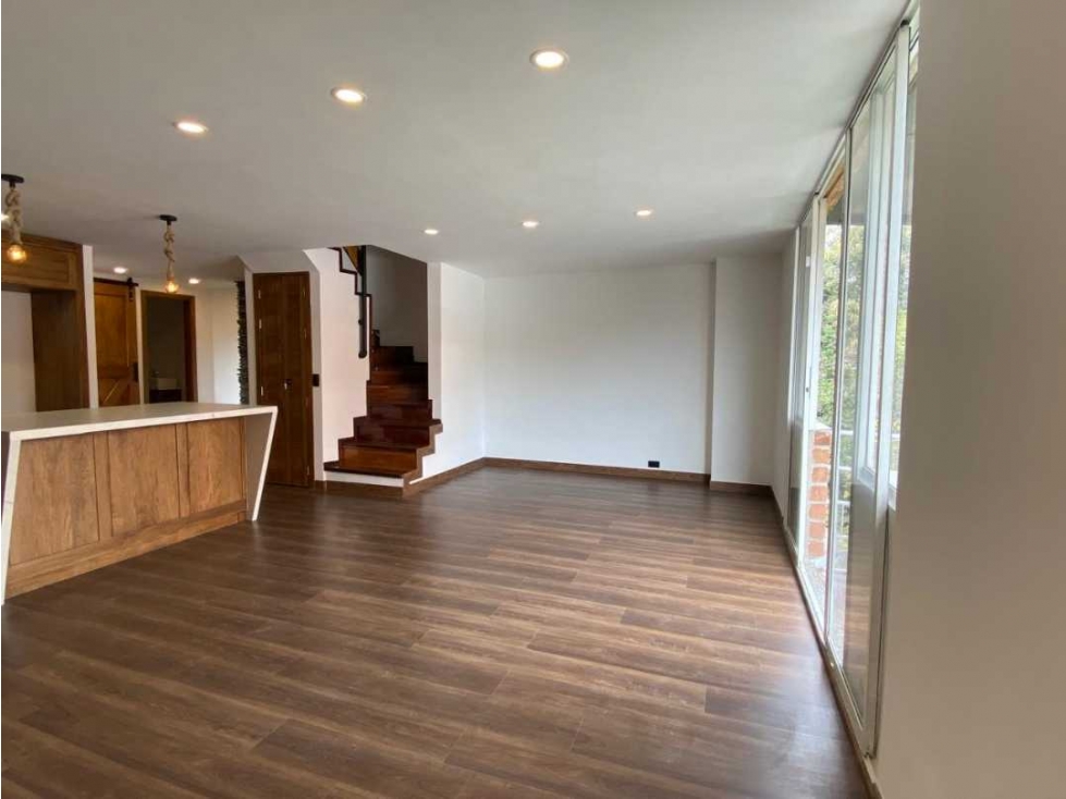 SE VENDE APARTAMENTO EN EL PRIMER PARQUE DE LAURELES MEDELLÍN — foto 2