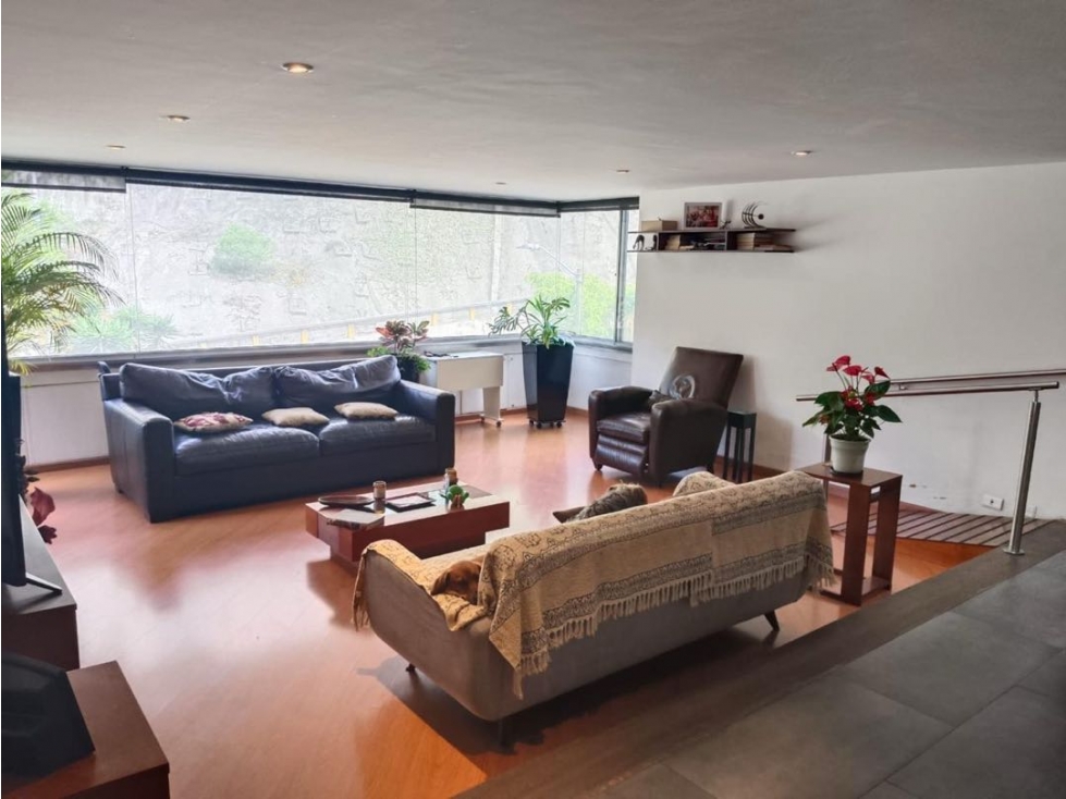 SE VENDE APARTAMENTO EN EL REFUGIO.P