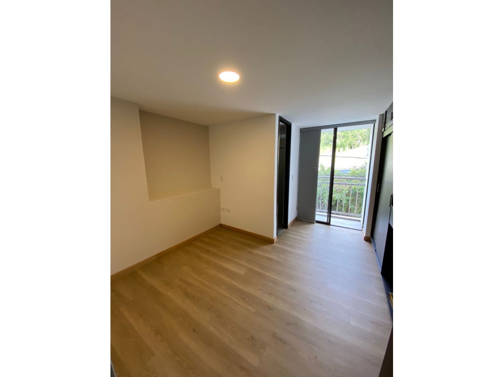 SE VENDE APARTAMENTO EN EL RETIRO ZONA CENTRO — foto 4