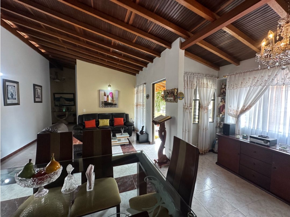 SE VENDE APARTAMENTO EN EL SECTOR DEL OVELISCO. MEDELLIN — foto 3