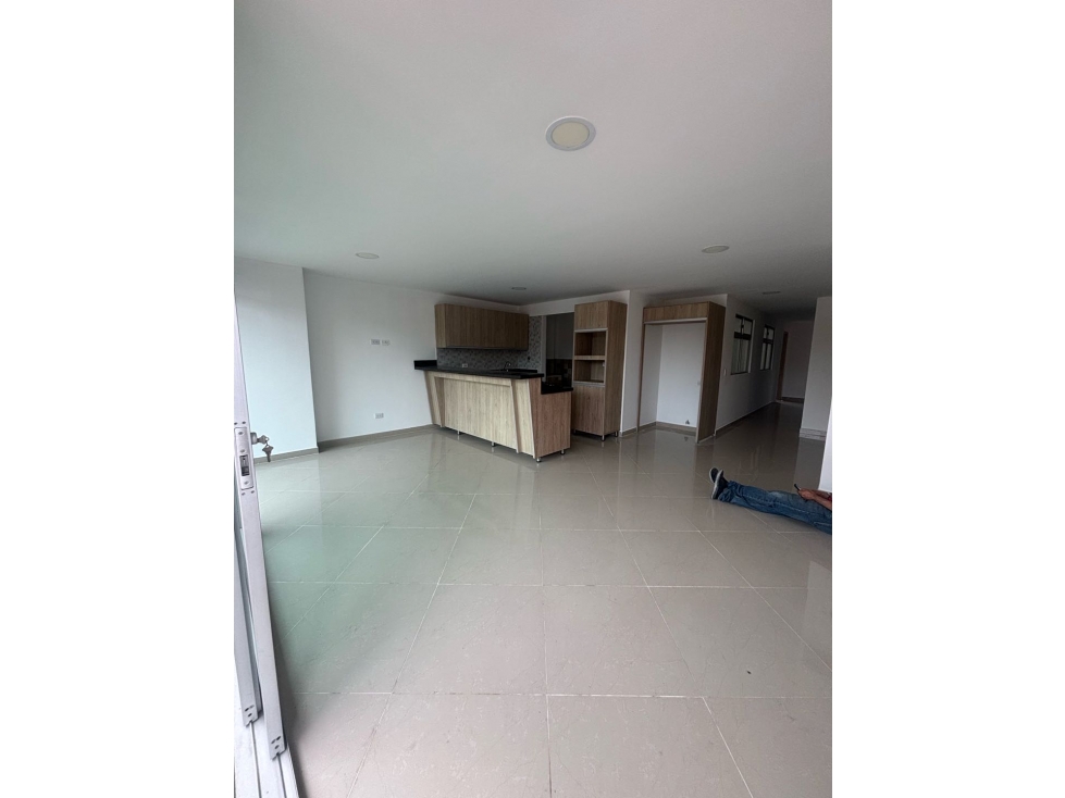 Se vende apartamento en el velódromo. Cerca al estadio