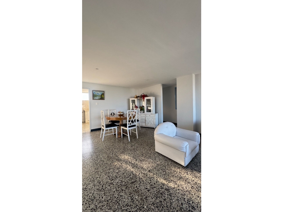 SE VENDE APARTAMENTO EN EL VIEJO PRADO — foto 2