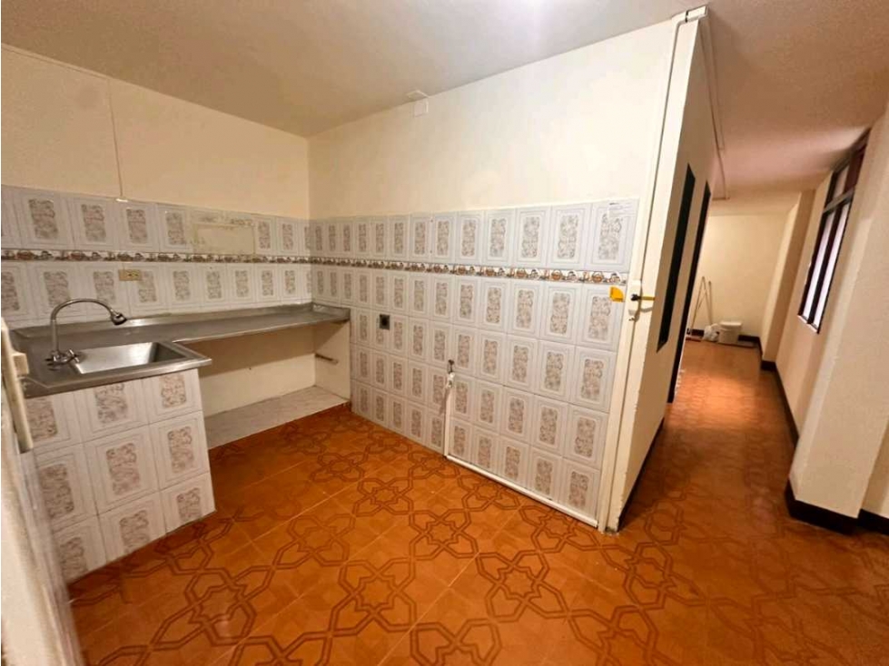 SE VENDE APARTAMENTO EN FLORENCIA - MEDELLIN — foto 2