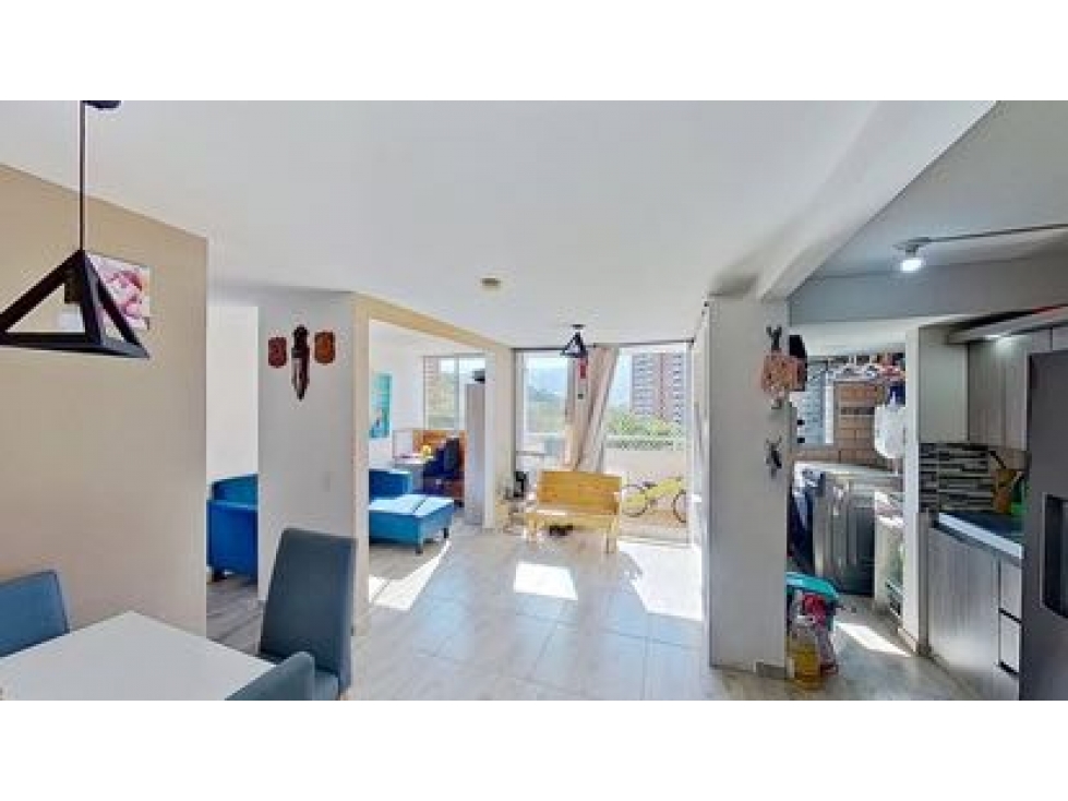 SE VENDE APARTAMENTO EN ITAGÜÍ CON PARQUEADERO PRIVADO — foto 2