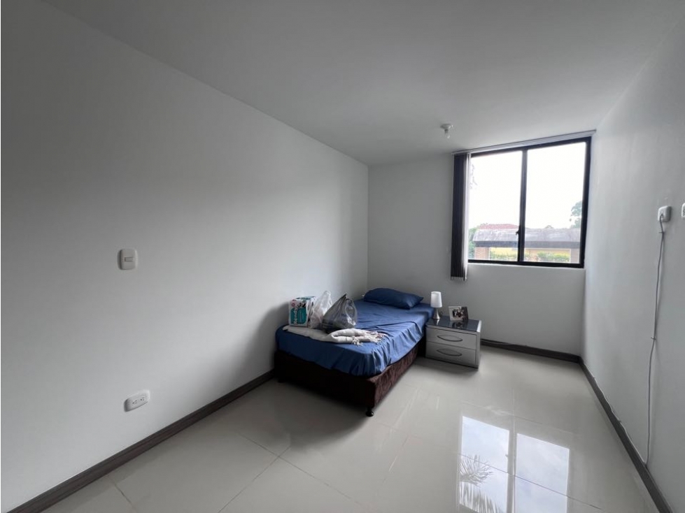 Se VENDE apartamento en la Av Centenario — foto 3