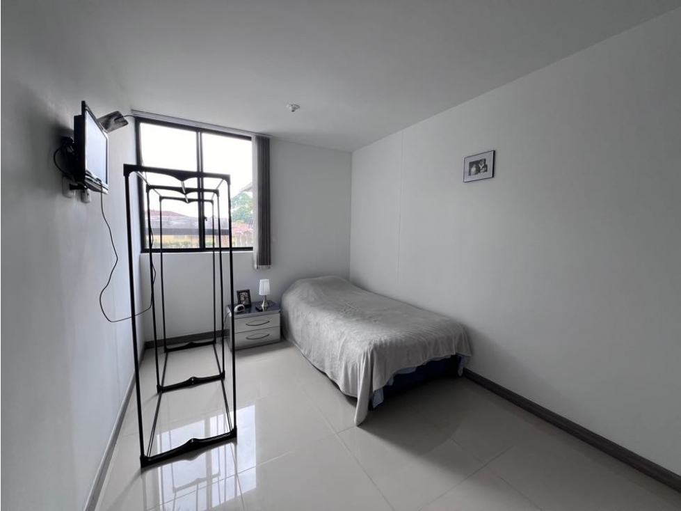 Se VENDE apartamento en la Av Centenario — foto 5