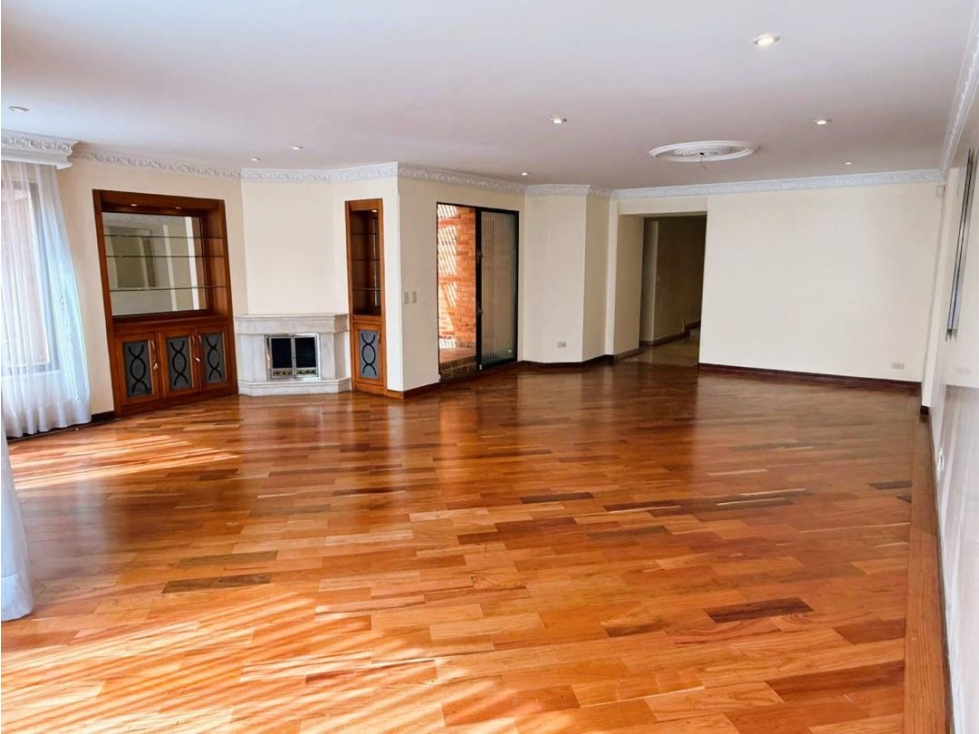 SE VENDE APARTAMENTO CON TERRAZA EN LA CAROLINA.A