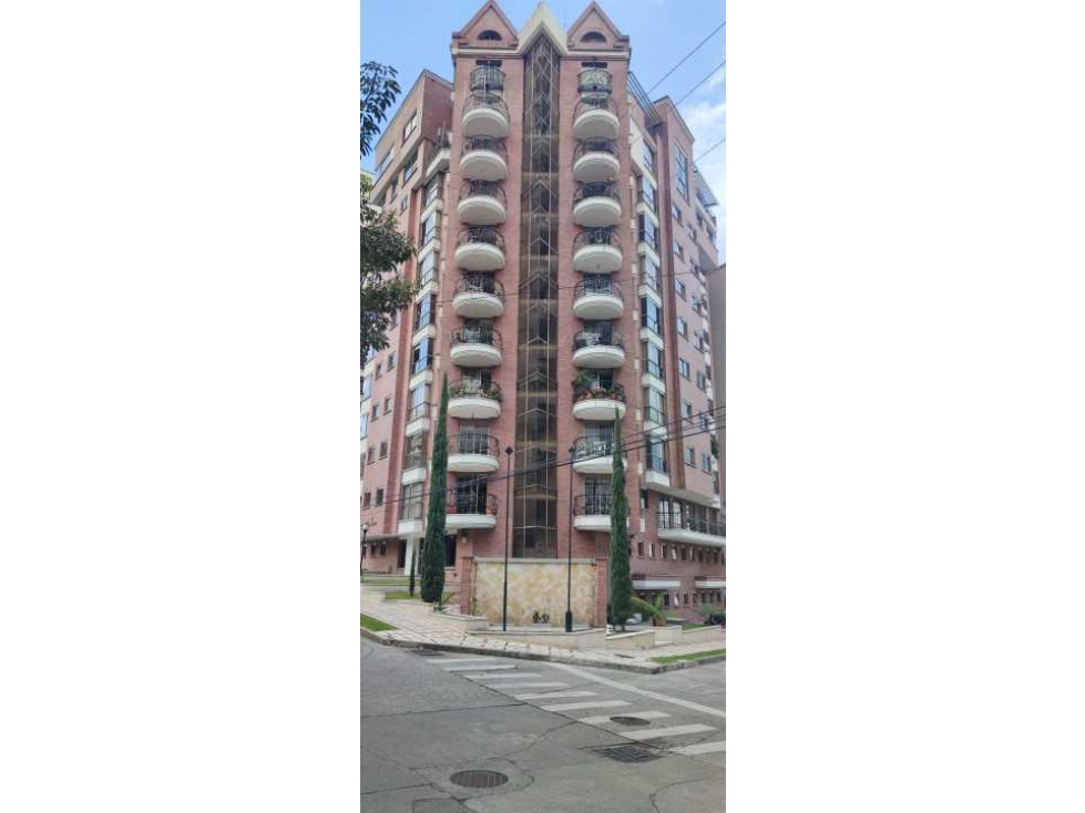 SE VENDE APARTAMENTO EN LA CASTELLANA ARMENIA
