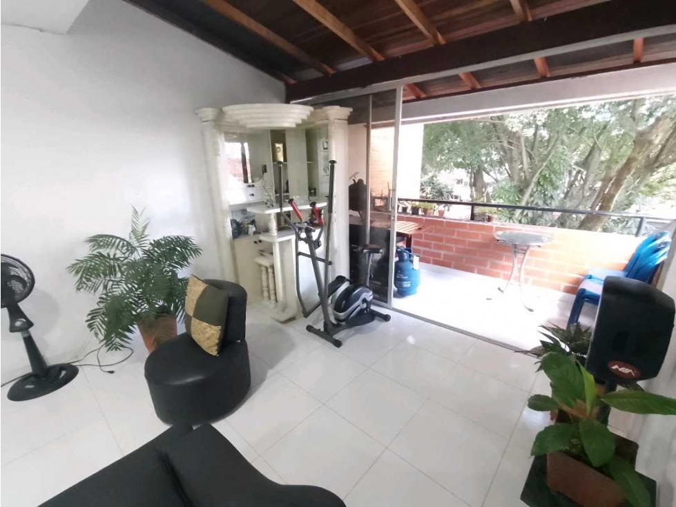 SE VENDE APARTAMENTO EN LA CASTELLANA. CERCA AL EXITO LAURELES — foto 3