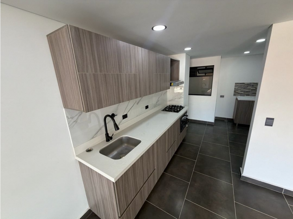 SE VENDE APARTAMENTO EN LA CEJA SECTOR SAN CAYETANO 2DO PISO SIN ASCEN