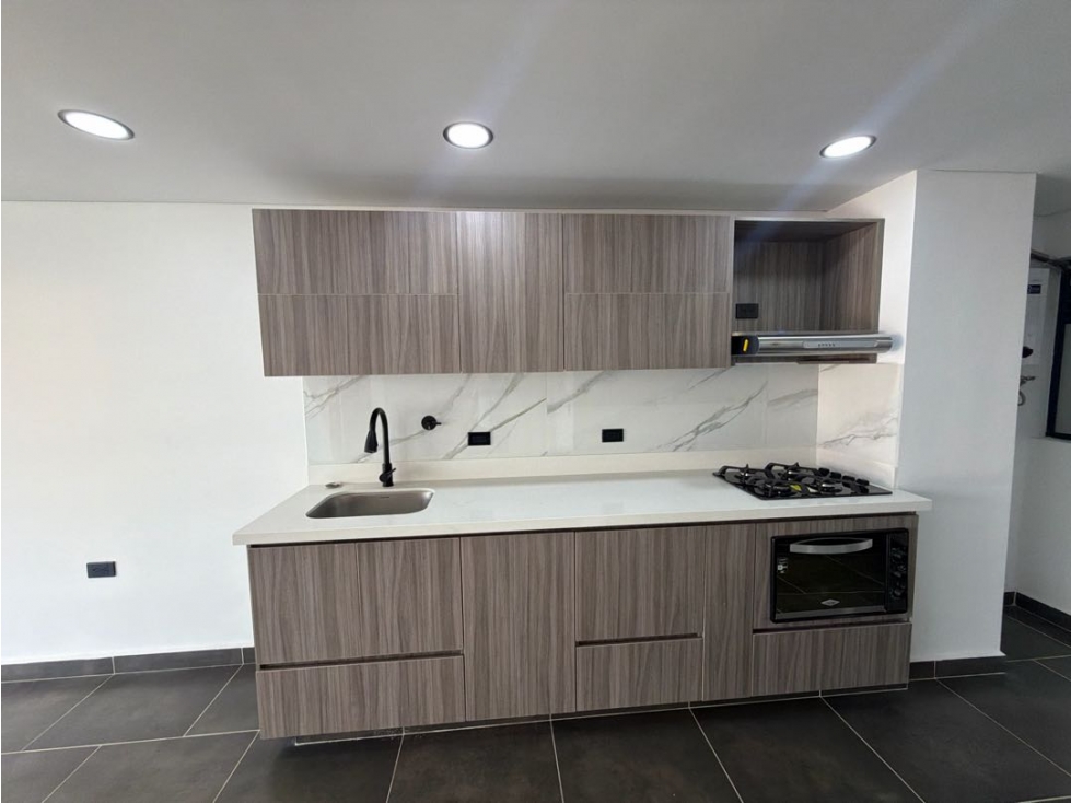 SE VENDE APARTAMENTO EN LA CEJA SECTOR SAN CAYETANO 2DO PISO SIN ASCEN — foto 2
