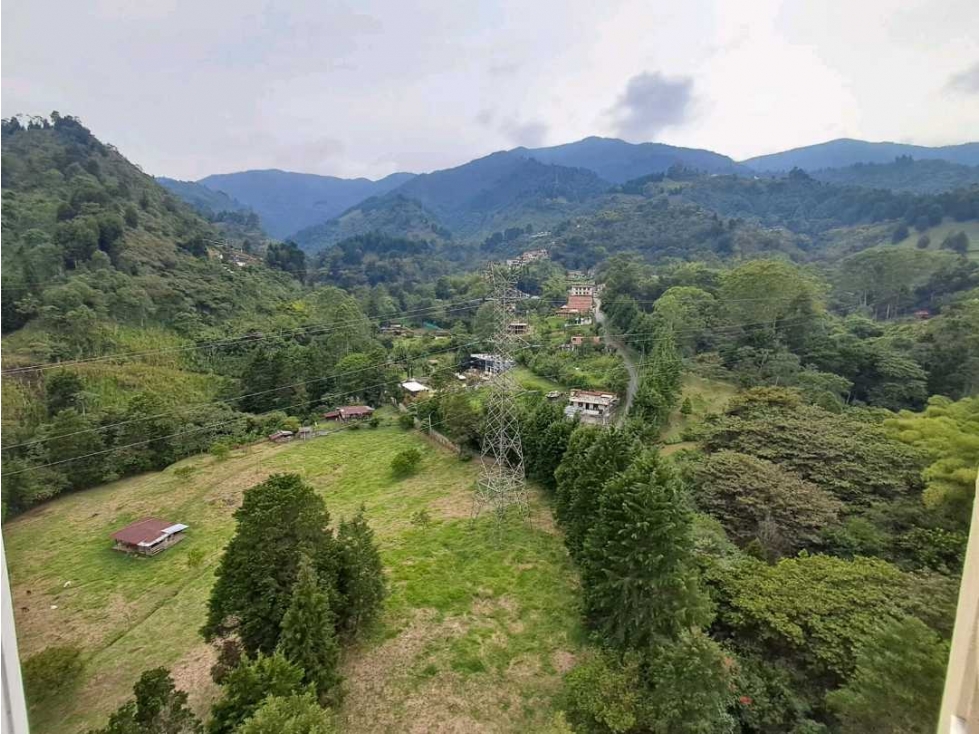SE VENDE APARTAMENTO EN LA ESTRELLA.