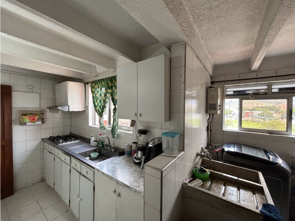 SE VENDE APARTAMENTO EN LA FLORA EXCELENTE UBICACIÓN — foto 3