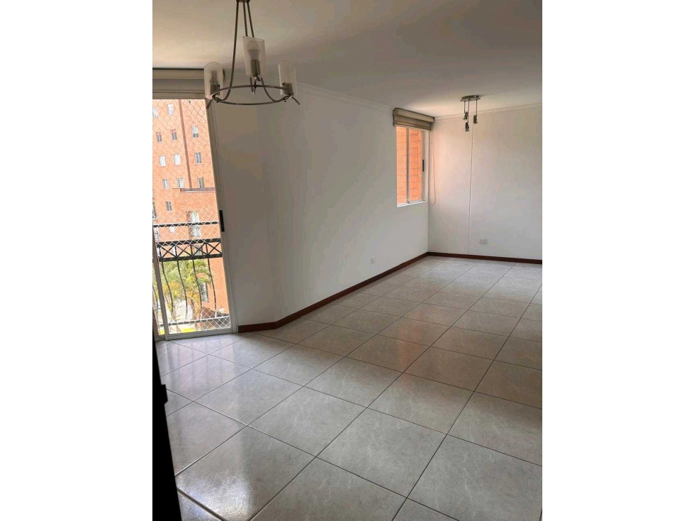 SE VENDE APARTAMENTO EN LA LOMA DE LOS BERNAL.
