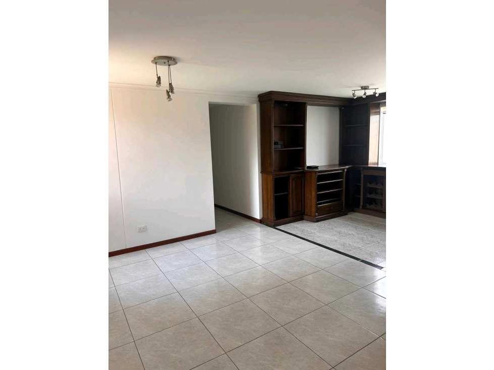 SE VENDE APARTAMENTO EN LA LOMA DE LOS BERNAL. — foto 4