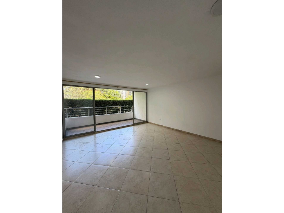 SE VENDE APARTAMENTO EN LA LOMA DE LOS BERNAL.