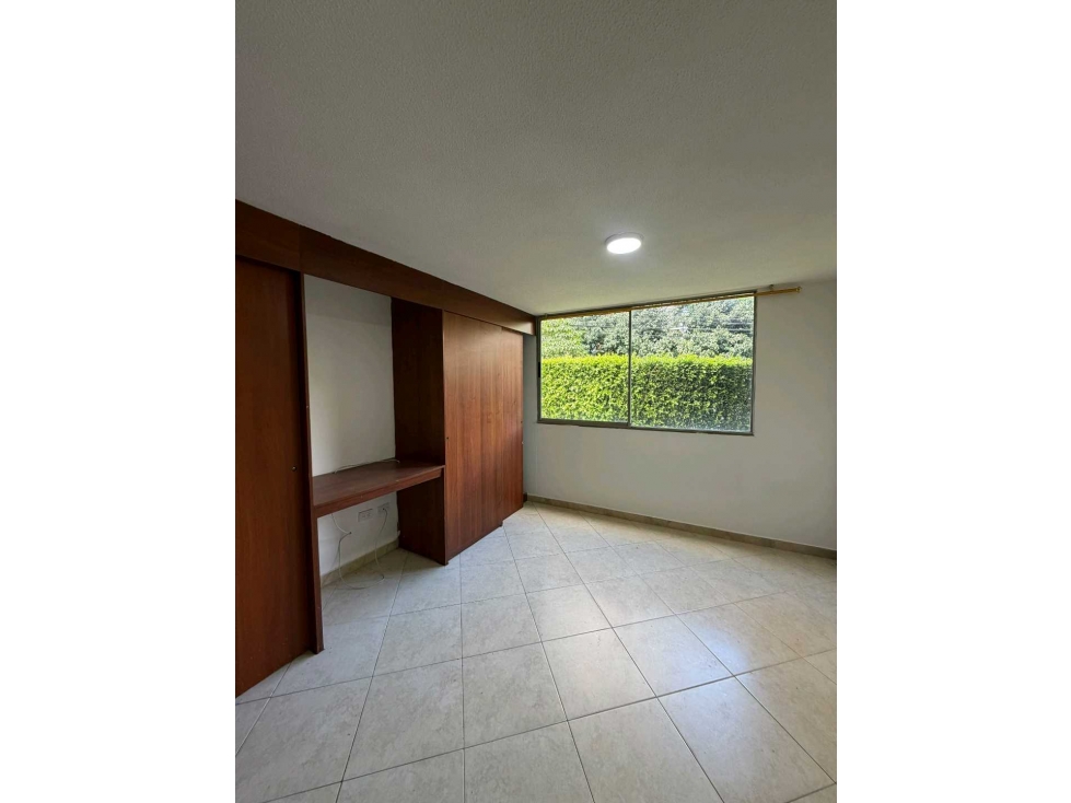 SE VENDE APARTAMENTO EN LA LOMA DE LOS BERNAL. — foto 4