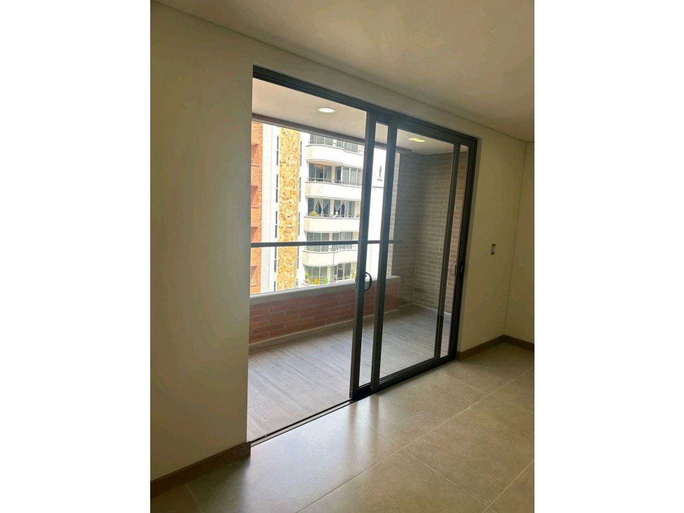 Se vende apartamento en laureles para estrenar — foto 2
