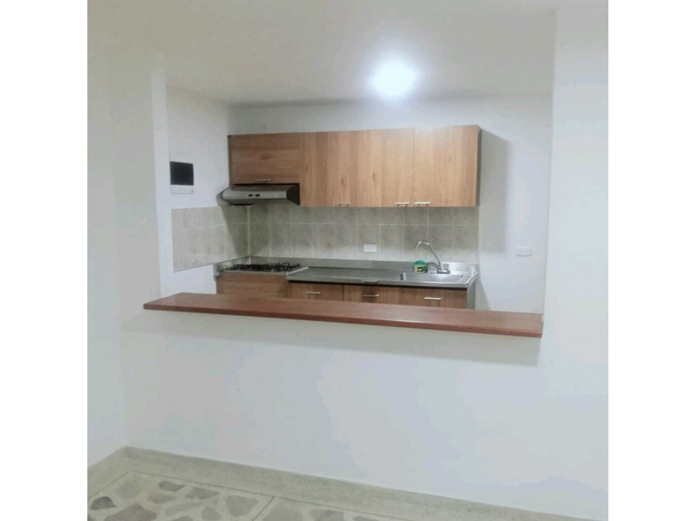 SE VENDE APARTAMENTO EN MEDELLIN CERCA A ESTACION SURAMERICANA — foto 3