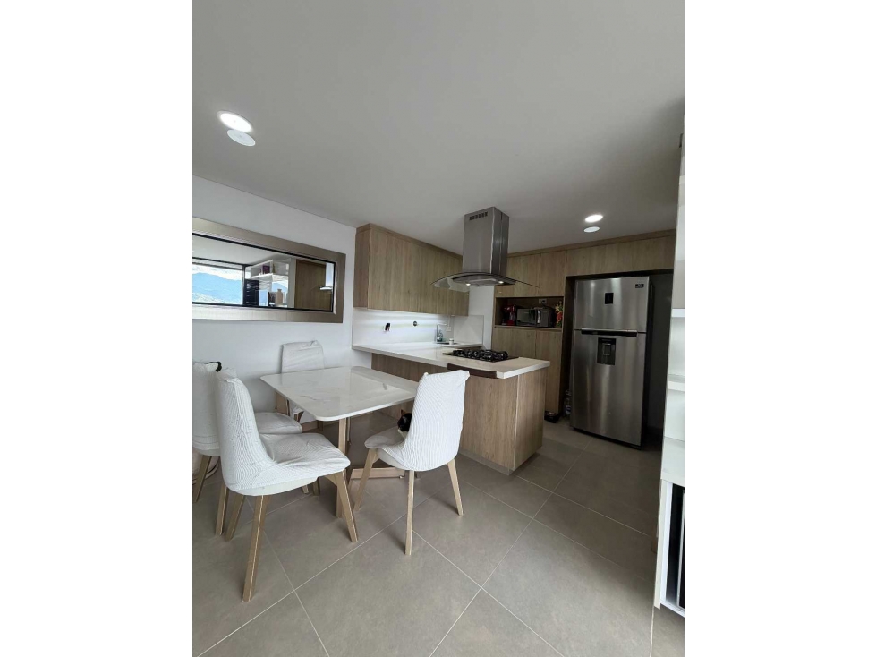 Se vende apartamento en Medellin el poblado — foto 2