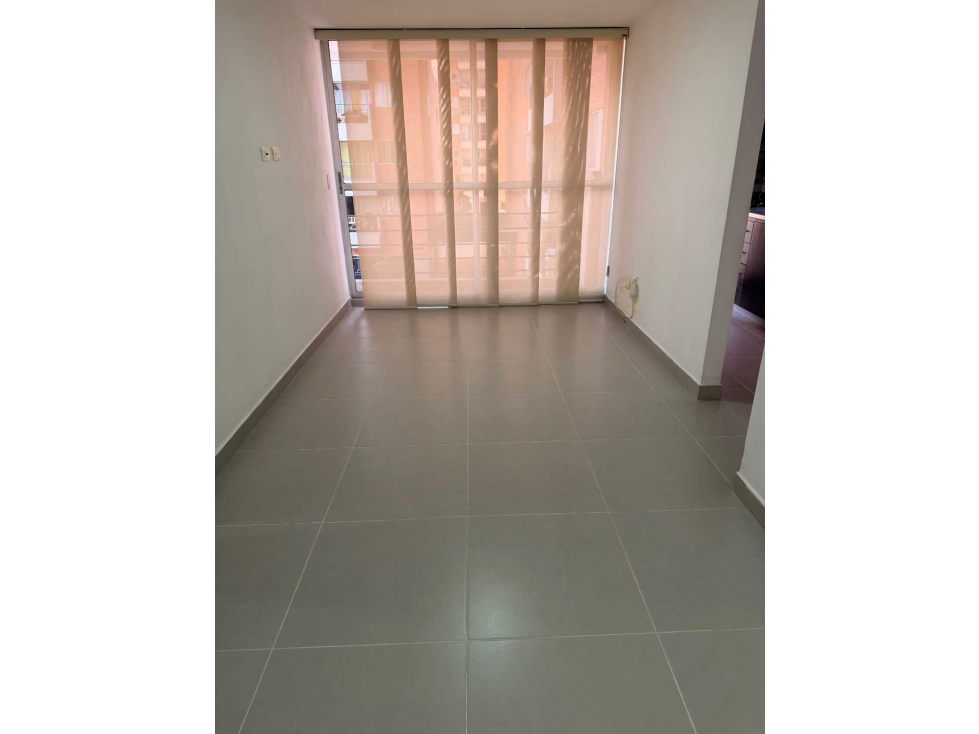 Se vende apartamento en niquia cerca centro comercial.