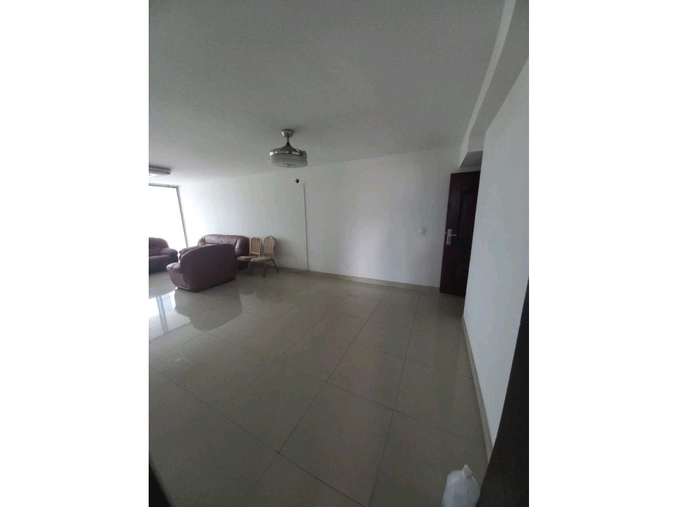VENTA APARTAMENTO EN OBARRIO 3 RECAMARAS 3 BAÑOS — foto 2