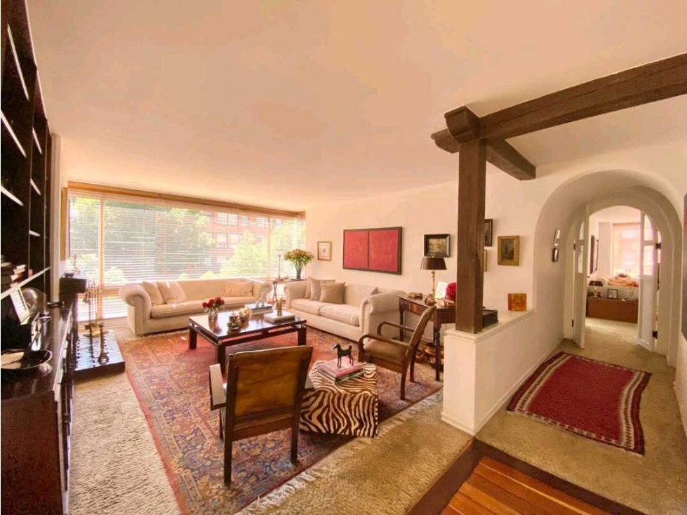 SE VENDE APARTAMENTO EN ROSALES ( Para Remodelar circunvalar con 70 )