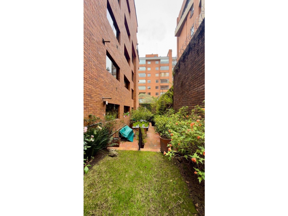 SE VENDE APARTAMENTO EN ROSALES Cra 5 con 75 209 mts + 120 mts de Terr — foto 4