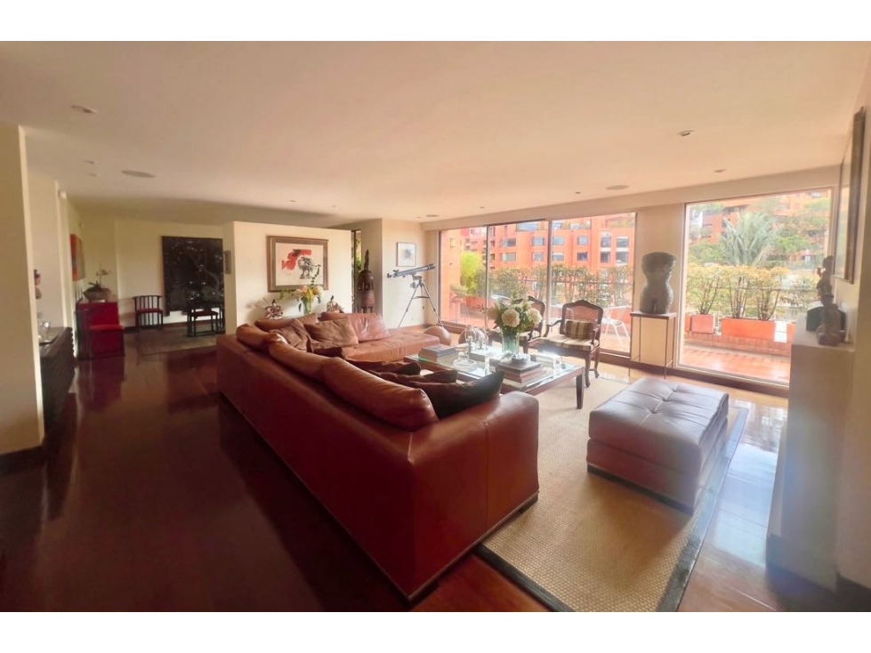 SE VENDE APARTAMENTO EN ROSALES Remodelado - Abajo de la circunvalar