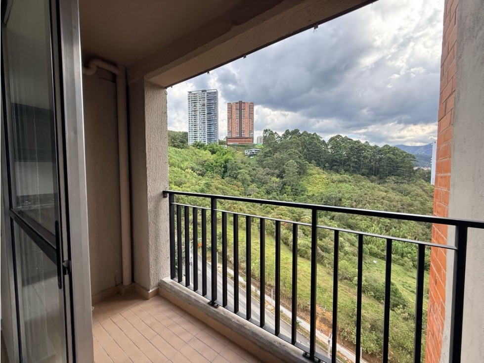 SE VENDE APARTAMENTO EN SABANETA LAS LOMITAS - MONTEFLOR