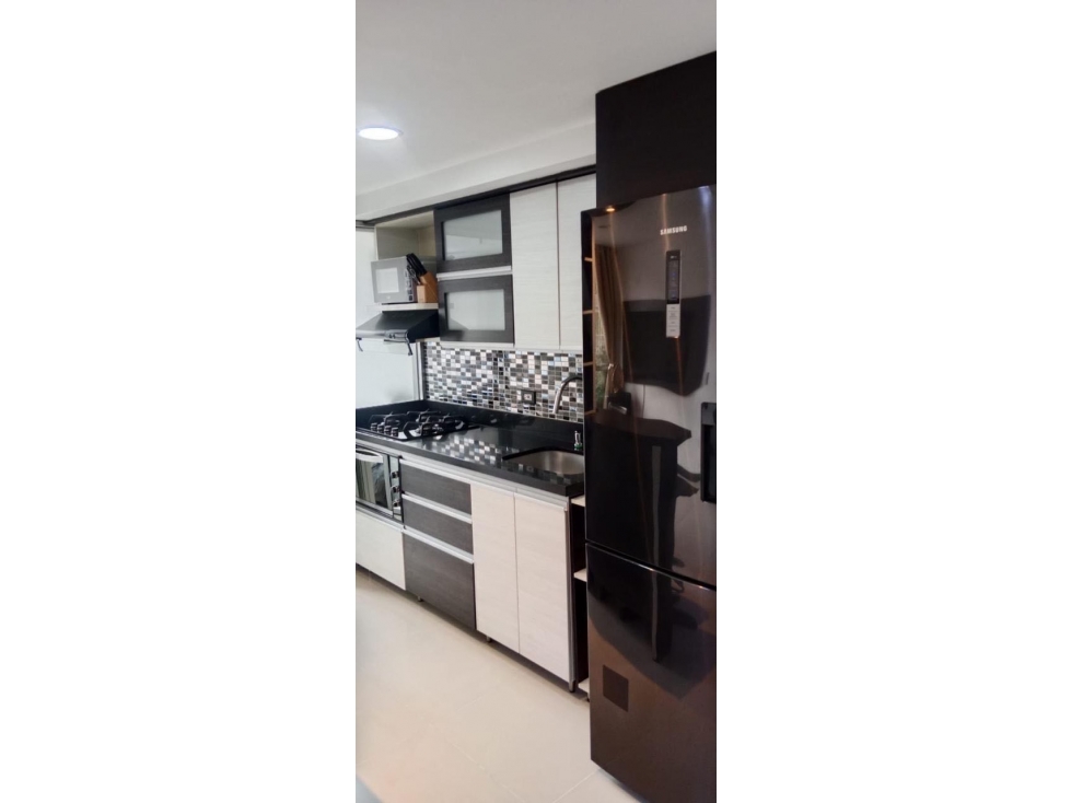 SE VENDE APARTAMENTO EN SABANETA MUY CERCA AL CENTRO COMERCIAL MAYORCA