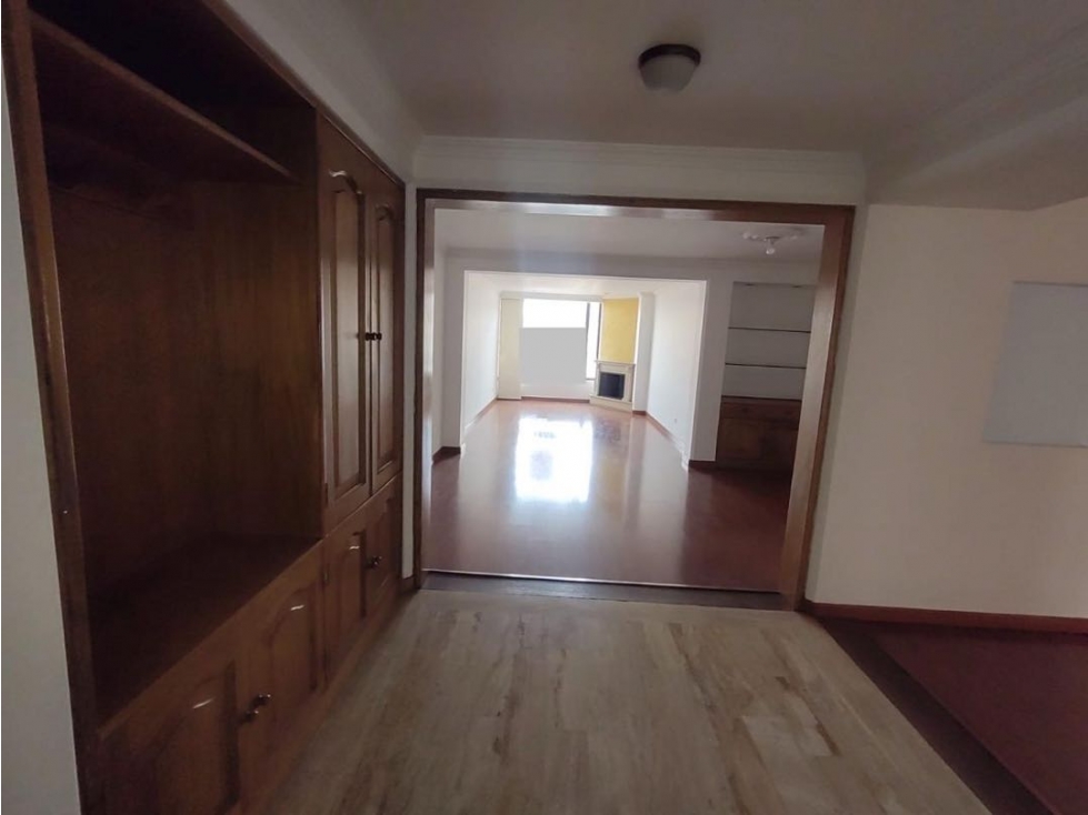 SE VENDE APARTAMENTO ARRENDADO EN SANTA BÁRBARA ORIENTAL.A